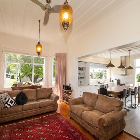 Мотель The Clive Hideaway Екстер'єр фото