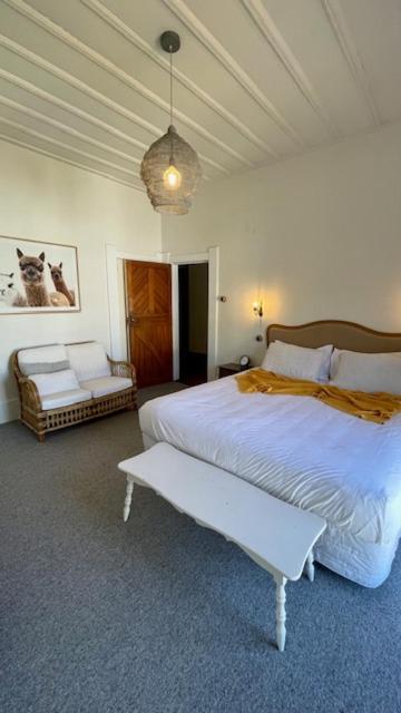 Мотель The Clive Hideaway Екстер'єр фото