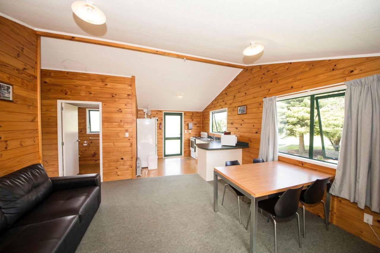 Мотель The Clive Hideaway Екстер'єр фото